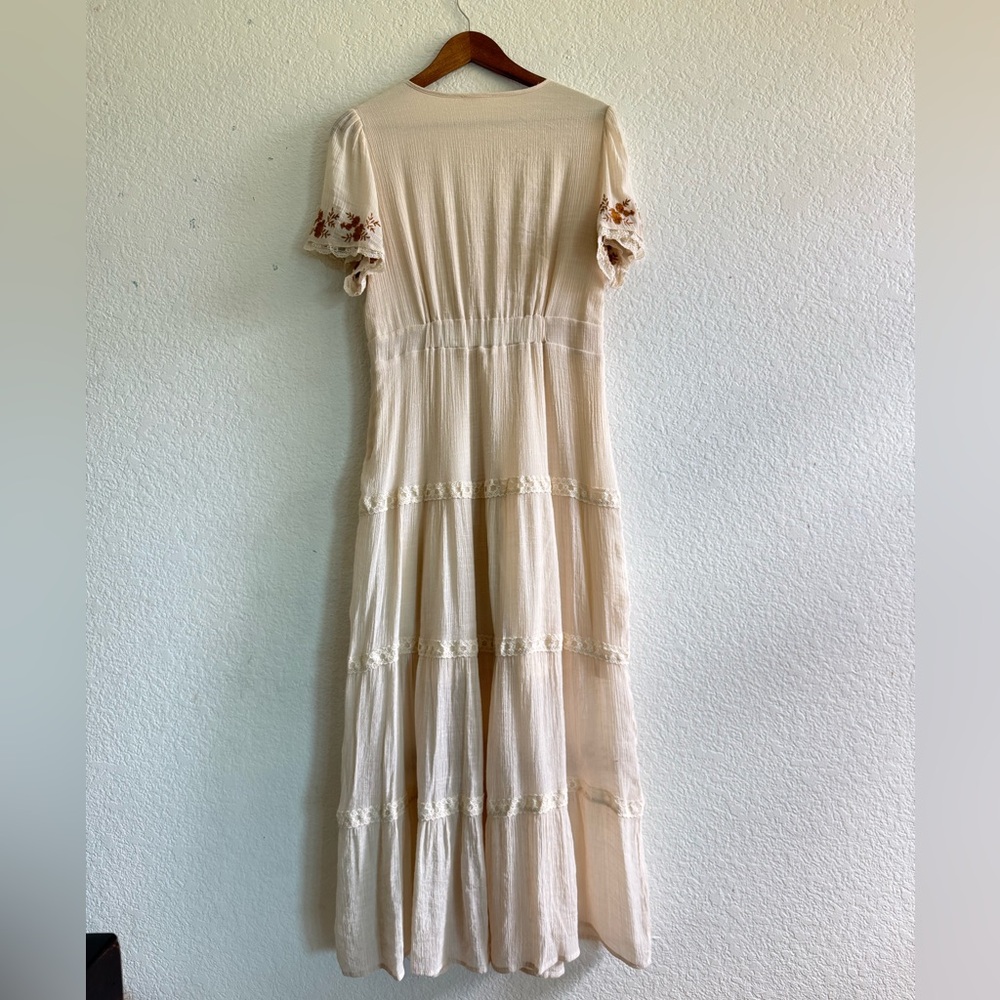 Baevely Bohemian Floral Neutral Tiered Maxi Dress - Picture 4 of 6